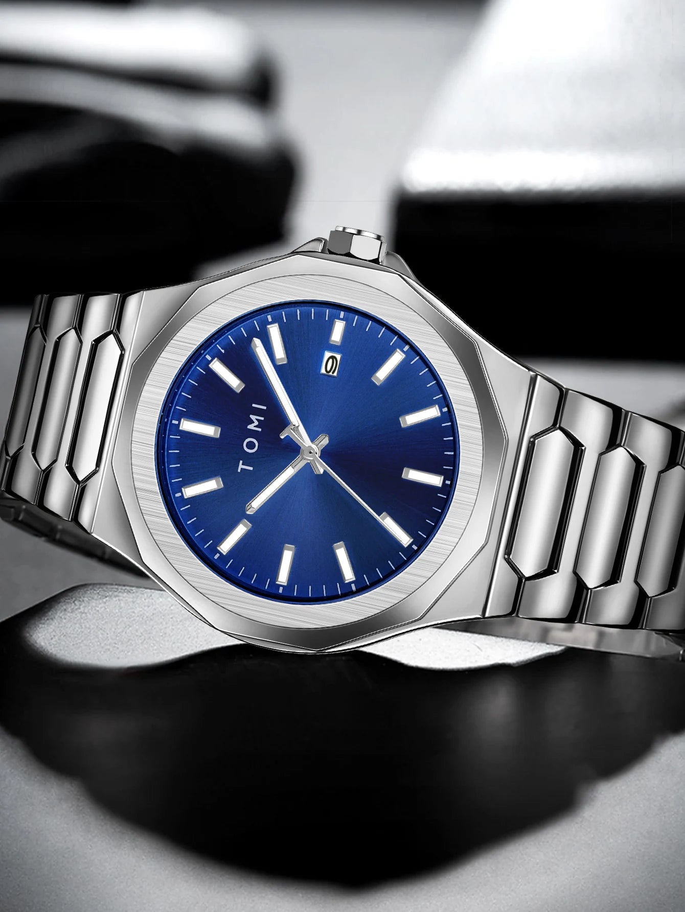 TOMI Luxury Gift Set — Premium Watch & Accessories